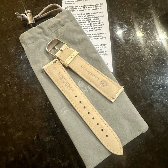 Michele 18mm Cream Alligator Embossed Watch Strap - Picture 2 of 4